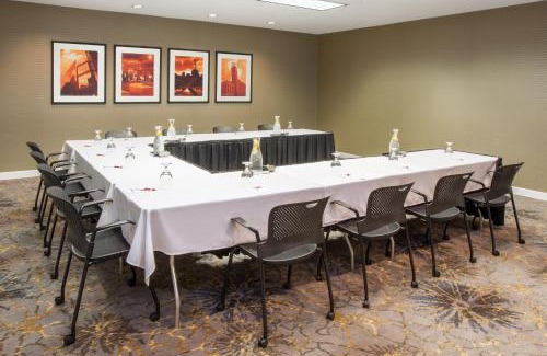 South Loop Hotel | Crowne Plaza Suites MSP Airport - Mall of America by IHG