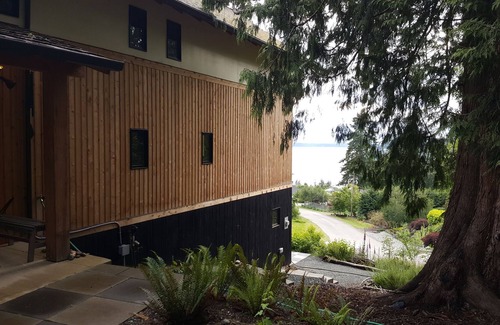 Clinton Haus | 278 -CROWS NEST, a South Whidbey Island Vacation