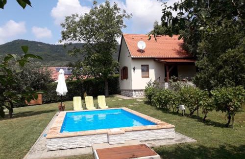 Kovagoszolos Haus | Cseresznyevirág Vendégházak