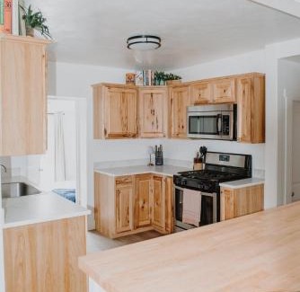 Ucon Haus | Curio Cottage