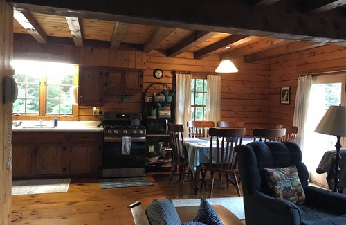 Fair Haven Kabine | Individuelle 3-br Log Home: Perch Pond
