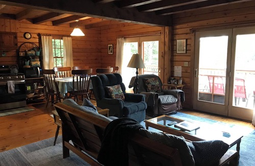 Fair Haven Kabine | Individuelle 3-br Log Home: Perch Pond