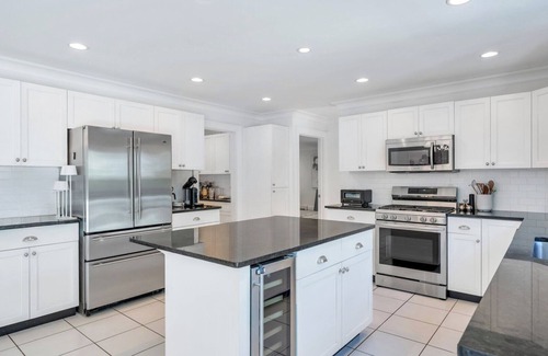 Southampton Haus | Custom built, in an extremely convenient location, very close to the.