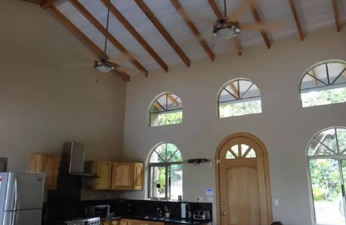 Montezuma Haus | Benutzerdefinierte Eco Home, Privat, Pool, Canopy View. Ab 149 USD pro Nacht