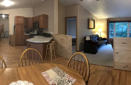 Shingleton Haus | Massive benutzerdefinierte Blockhaus mit großen Spiel Rm, 5 Schlafzimmer, Bar, Gewicht Rm!