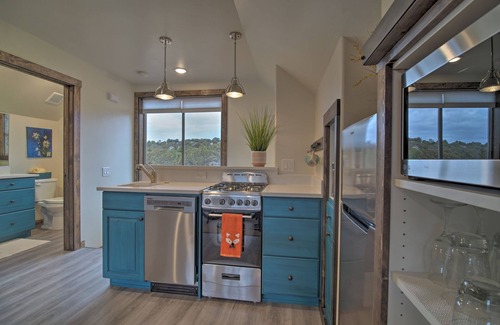 Cedar City Wohnung | Custom Studio Apartment with Mountain Views and Garage Parking!