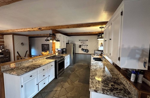 Upper Kingsbury Haus | Custom Tahoe Log Cabin Minutes to Heavenly Ski Resort & Casinos.