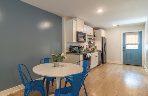 Cooper-Young Historic District Haus | Cute 2 bedroom close to downtown and walking distance to restaurant