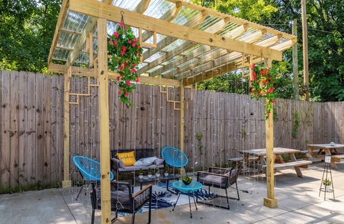 Cooper-Young Historic District Haus | Cute 2 bedroom close to downtown and walking distance to restaurant