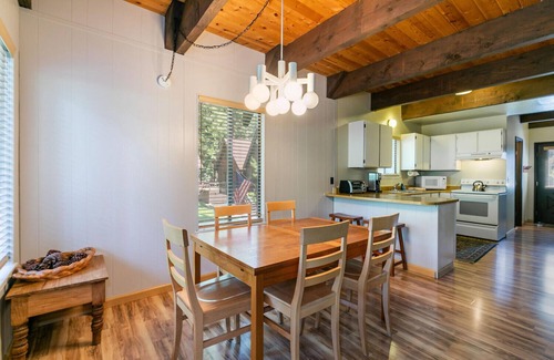 Incline Village Kabine | Cute 3 Bedroom on the Golf Course (CC6)