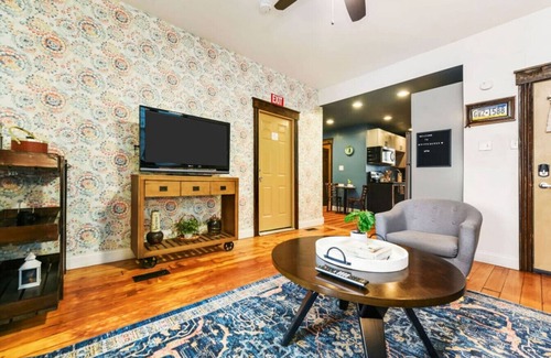 Millvale Wohnung | Cute Apt Minutes from Downtown and Stadiums!!