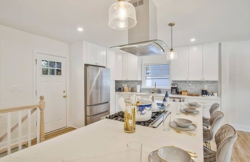 Annapolis Haus | Cute bungalow blocks to Stadium