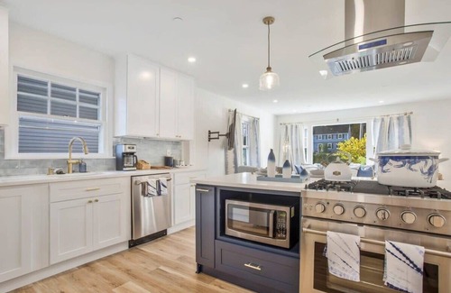 Annapolis Haus | Cute bungalow blocks to Stadium