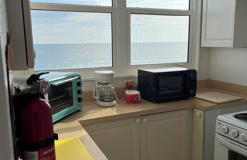 East Daytona Wohnung | CUTE STUDIO with PRIVATE BALCONY! And SPECTACULAR OCEAN -A1A- HARDROCK -VIEWS!!!