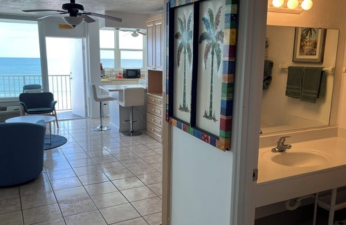 East Daytona Wohnung | CUTE STUDIO with PRIVATE BALCONY! And SPECTACULAR OCEAN -A1A- HARDROCK -VIEWS!!!