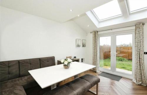 Crewe Haus | CW Detatched Home