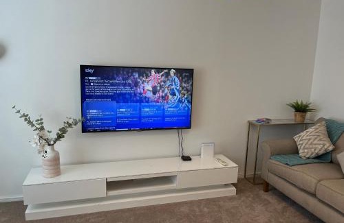 Crewe Haus | CW Detatched Home