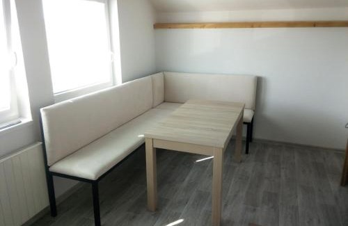 Zadovice Haus | Cyklo ubytování a vinný sklep Žádovice