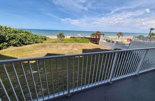 Ormond Beach Manors Eigentumswohnung | Cyndie's oceanfront 1st floor condo
