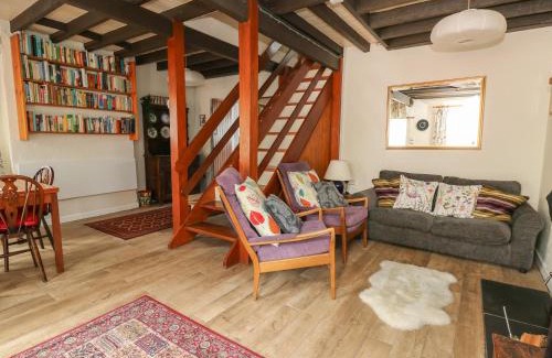 Tre Taliesin Haus | Cysgod Y Coed