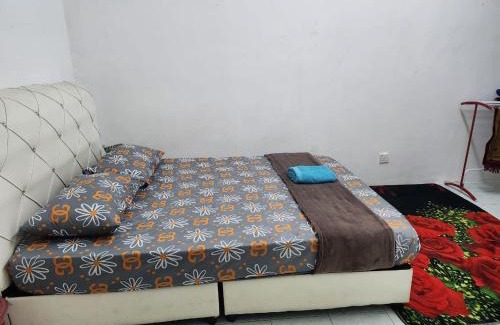 Banting Haus | D'Haja 5 KLIA Sepang with Free Wi-Fi & 3 Airconds