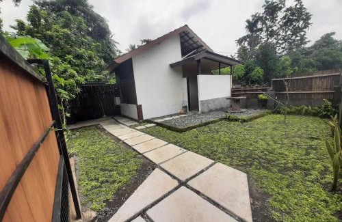 Kecamatan Masbagik Haus | D' La Calma Guest House