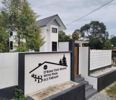 Kampung Beruna Haus | D'Ryan Tiny House with Pool