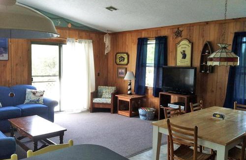 Sea Acres Haus | D110- The Wright Duck