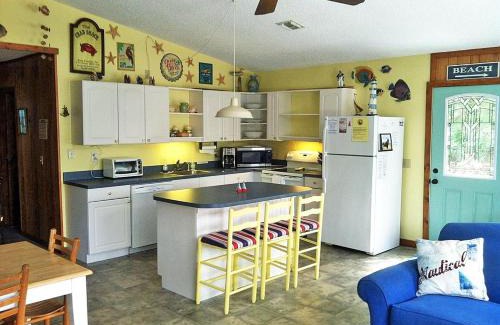 Sea Acres Haus | D110- The Wright Duck