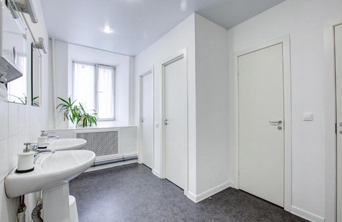 Presnensky Hotel | Dad and Cat Capsule Hotel