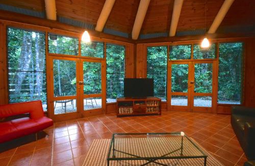 Diwan Haus | Daintree Cascades