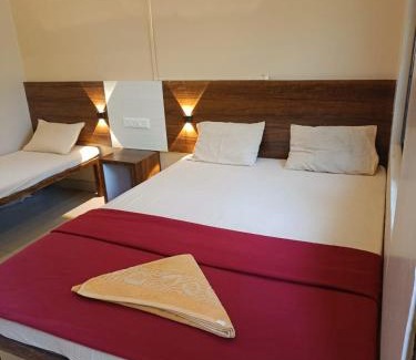 Dandeli Haus | Dandeli Stone Woodz