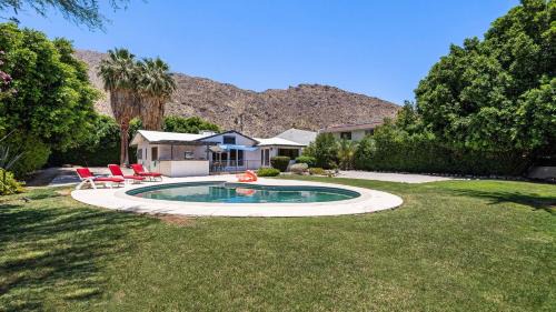 Historic Tennis Club Haus | Dandelion by AvantStay Pool 0.2mi to Downtown