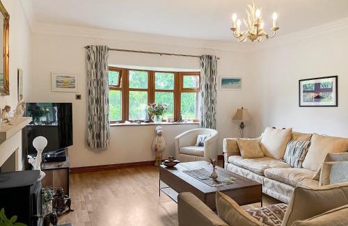 Rushton Spencer Haus | Dane Hurst