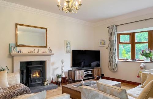 Rushton Spencer Haus | Dane Hurst