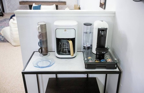 Kalamazoo Wohnung | Dapper Deco Private Basement