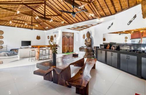 Nakula Villa | Davion 6 BR Private Pool Villa ZN308