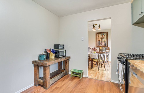 Schaumburg Haus | Day Trip to Chicago: Hoffman Estates Gem!