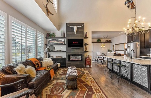 Daybreak Haus | Daybreak Lake 30+ Day Stay!