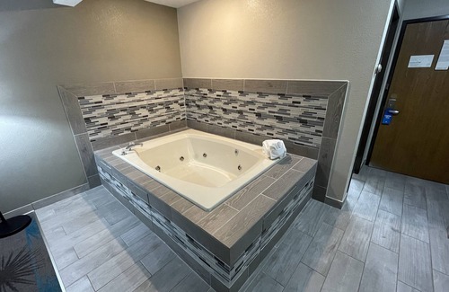 Alpena Hotel | Days Inn by Wyndham Alpena