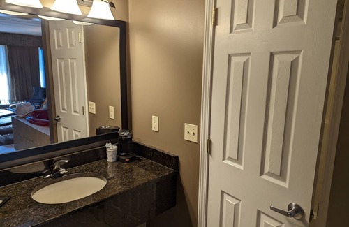 Birch Run Hotel | Days Inn by Wyndham Birch Run