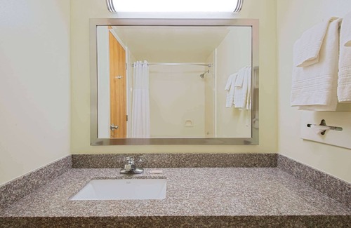 Fremont Hotel | Days Inn by Wyndham Fremont