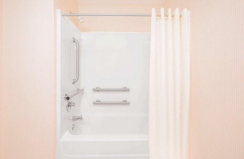 Hattiesburg Hotel | Days Inn by Wyndham Hattiesburg MS