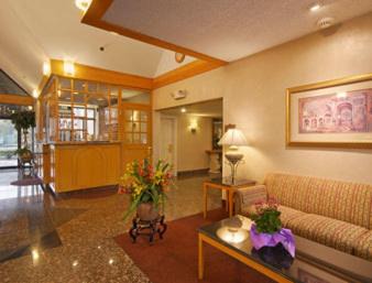 Lanham Hotel | Days Inn by Wyndham Lanham Washington DC