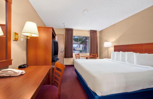 Las Vegas Hotel | Days Inn by Wyndham Las Vegas Wild Wild West Gambling Hall