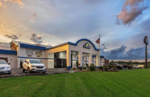 Madisonville Hotel | Days Inn by Wyndham Madisonville