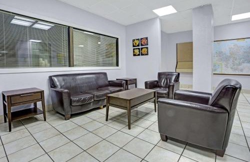 Norfolk - Virginia Beach Hotel | Days Inn by Wyndham Norfolk Military Circle