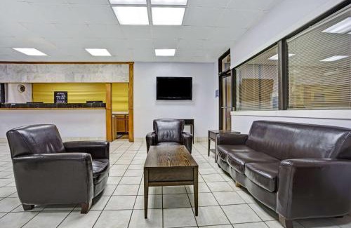 Norfolk - Virginia Beach Hotel | Days Inn by Wyndham Norfolk Military Circle