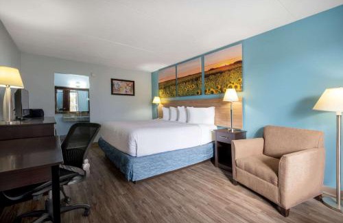 Perrysburg Hotel | Days Inn by Wyndham Perrysburg Toledo
