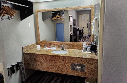 Southaven Hotel | Days Inn by Wyndham Southaven MS